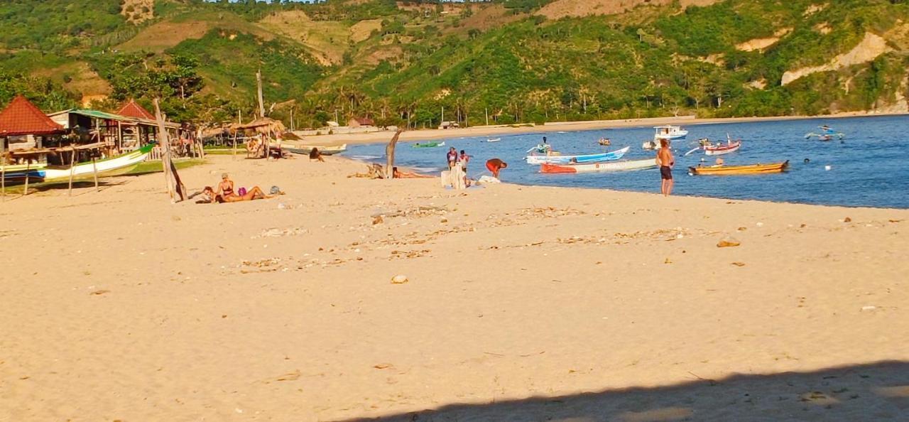 Kuta  Elisa Homestay Areguling מראה חיצוני תמונה